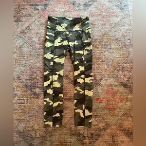 lululemon Camo fast & free crop size 4